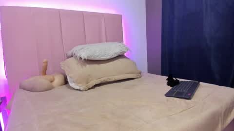 Snapshot of melani_xc chatting on February 15, 2025, 7:39 pm MELANI - online show from February 15, 2025, 7:39 pm