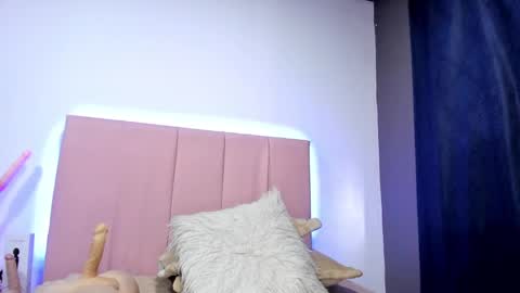 Snapshot of melani_xc chatting on February 24, 2025, 5:53 pm MELANI - online show from February 24, 2025, 5:53 pm