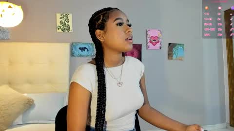Snapshot of melania_rousse chatting on May 11, 2026, 2:17 am melania_rousse online show from May 11, 2026, 2:17 am