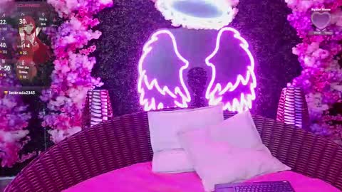 Snapshot of melanie_bianco chatting on September 15, 2025, 11:38 pm Melanie online show from September 15, 2025, 11:38 pm