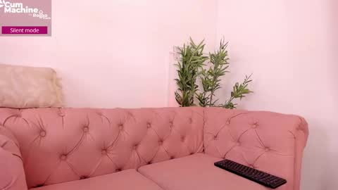 Melanie Miller online show from October 18, 2025, 2:14 am