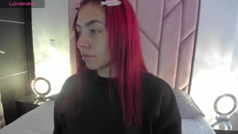 Melanie roux  online show from November 2, 2025, 12:29 pm