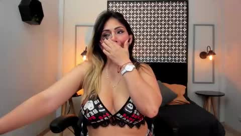 Melanie online show from October 17, 2025, 2:19 pm