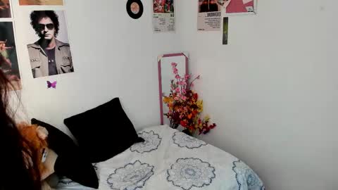 mel  online show from February 20, 2025, 8:47 pm