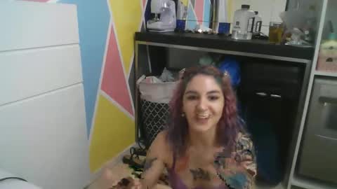 Melanie online show from April 18, 2026, 4:27 am