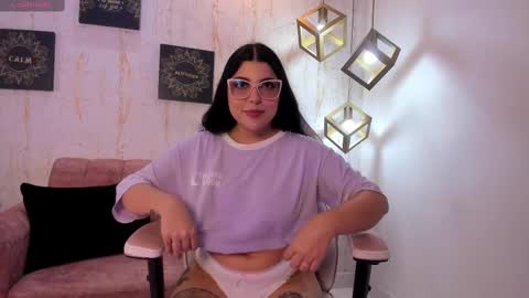 Snapshot of melaniegrayx chatting on February 20, 2025, 2:46 pm melaniegrayx online show from February 20, 2025, 2:46 pm
