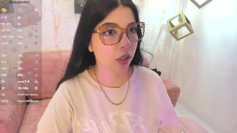 Snapshot of melaniegrayx chatting on March 6, 2025, 2:29 pm melaniegrayx online show from March 6, 2025, 2:29 pm