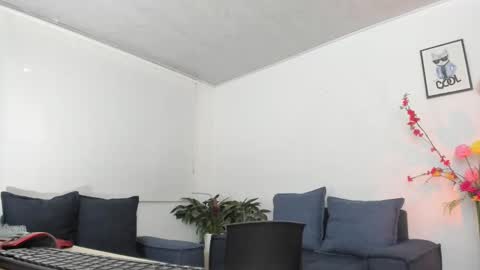 Snapshot of melaniie_roussel chatting on October 21, 2025, 1:17 am melaniie_roussel online show from October 21, 2025, 1:17 am