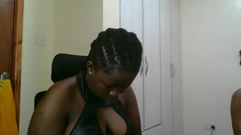 melanin_juicey8 online show from April 16, 2026, 10:12 pm