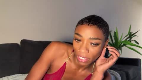 Snapshot of melaninmelanix chatting on February 6, 2026, 5:45 am melaninmelanix online show from February 6, 2026, 5:45 am