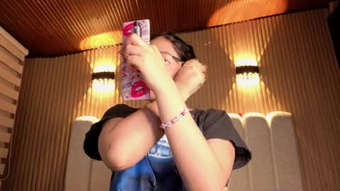 melanny_petite online show from April 7, 2026, 12:16 pm