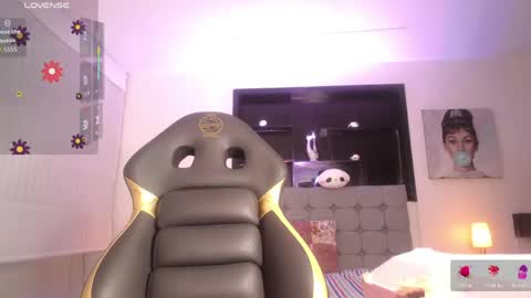 melanny_petite online show from May 10, 2026, 12:10 pm