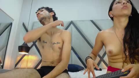 melanyandethan online show from December 18, 2025, 11:11 pm