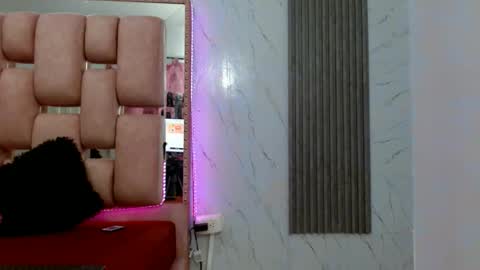 Snapshot of melanysommers chatting on February 19, 2026, 11:12 pm MelanySommers online show from February 19, 2026, 11:12 pm