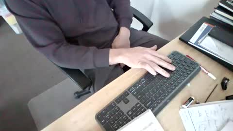 Snapshot of melbguy_075 chatting on January 11, 2026, 10:37 pm melbguy_075 online show from January 11, 2026, 10:37 pm