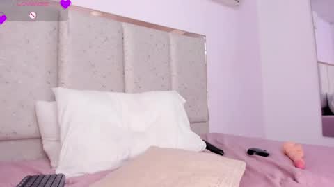 Snapshot of meli_mell chatting on April 19, 2026, 6:10 pm Meli online show from April 19, 2026, 6:10 pm