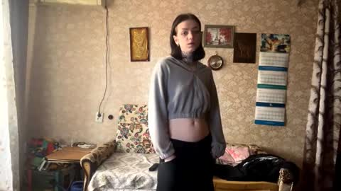 Snapshot of meliavoiles chatting on November 16, 2025, 10:21 am Emily online show from November 16, 2025, 10:21 am