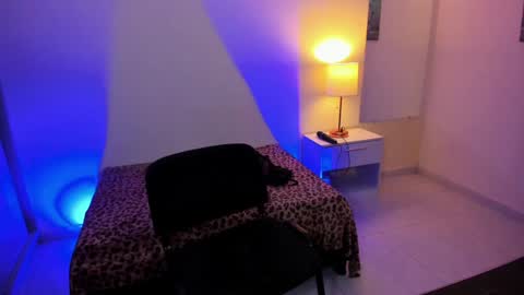 Melina Hope online show from January 22, 2025, 4:33 pm