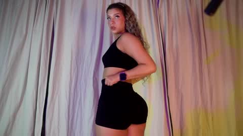 Snapshot of melina_smith1 chatting on June 5, 2026, 12:06 am MelinaSmith online show from June 5, 2026, 12:06 am