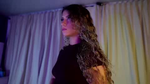 Snapshot of melina_smith1 chatting on June 21, 2026, 10:01 pm MelinaSmith online show from June 21, 2026, 10:01 pm