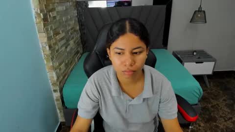 M E L I N A  online show from December 20, 2025, 7:32 pm