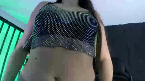 Melissa online show from December 22, 2025, 2:14 pm