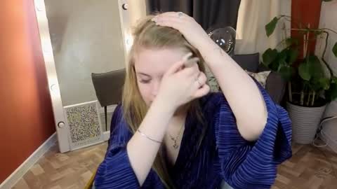 Sophia online show from March 25, 2026, 5:35 am