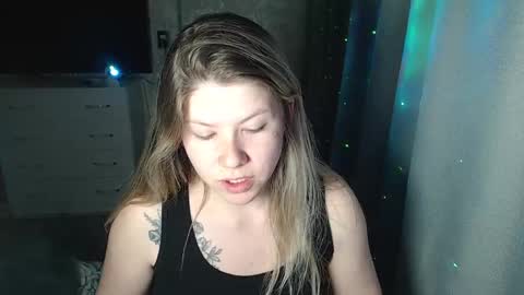 Snapshot of melissa__ray chatting on March 10, 2025, 5:39 pm Melissa Ray online show from March 10, 2025, 5:39 pm