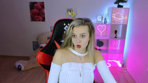 Melissa online show from February 4, 2025, 7:55 pm