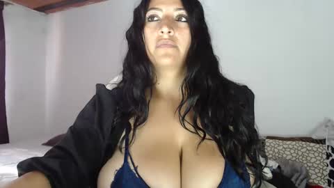 Snapshot of melissa_sexytits chatting on January 2, 2025, 9:18 pm Lau online show from January 2, 2025, 9:18 pm