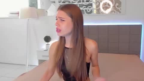 MelissaCrayzy online show from May 4, 2026, 5:14 am