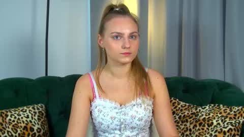 MelissaBerry online show from November 17, 2025, 8:09 am