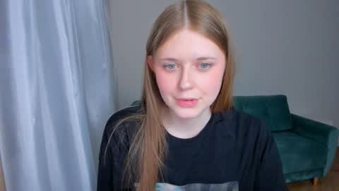 Snapshot of melissssa_bloom chatting on March 2, 2026, 8:37 pm Melissa online show from March 2, 2026, 8:37 pm