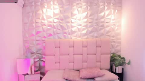  Mell online show from April 16, 2026, 12:28 pm