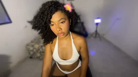 mell_rossi online show from June 14, 2026, 9:17 pm