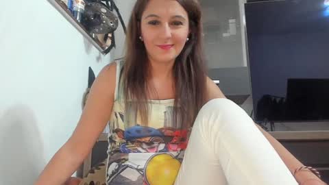 MellyMell  online show from November 3, 2025, 7:48 pm