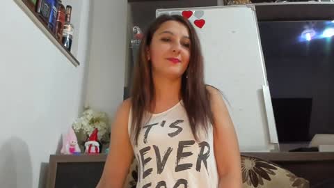 Snapshot of mellbell_ chatting on February 18, 2026, 7:54 pm MellyMell online show from February 18, 2026, 7:54 pm