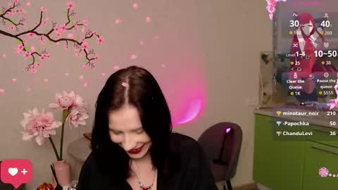 mellhyees online show from November 14, 2025, 4:17 pm