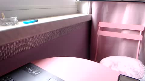 Melli online show from October 5, 2025, 1:42 pm