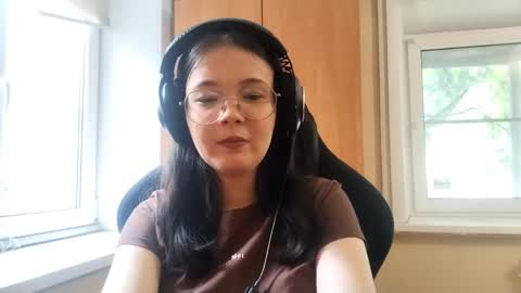 mellieyamazaki online show from May 30, 2026, 9:28 am