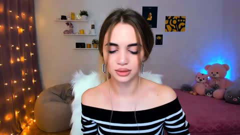 Snapshot of mellifluoustess chatting on December 16, 2024, 9:31 pm Tessa online show from December 16, 2024, 9:31 pm
