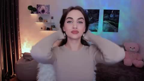 Tessa online show from December 13, 2025, 8:47 pm