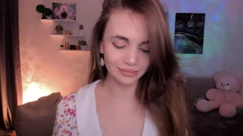 Tessa online show from May 5, 2026, 9:23 pm
