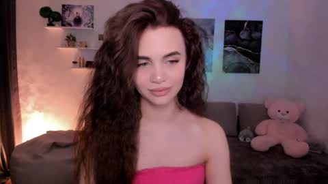 Tessa online show from May 28, 2026, 8:55 am