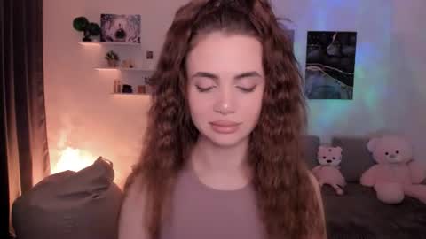 Tessa online show from July 26, 2026, 5:04 am