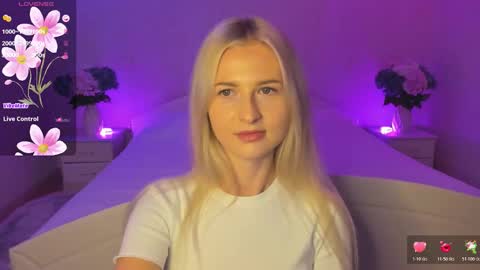 Mellina online show from October 20, 2025, 7:03 pm