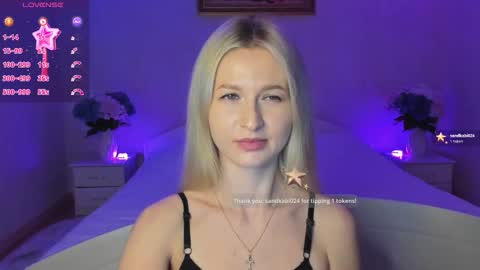 Mellina online show from November 23, 2025, 8:41 pm