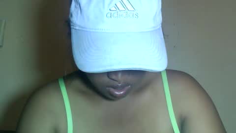 Snapshot of mellissia02 chatting on November 4, 2025, 4:28 pm mellissa online show from November 4, 2025, 4:28 pm