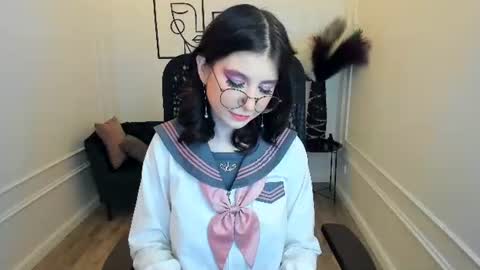 mellsawertyq online show from September 29, 2025, 1:05 pm