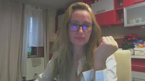 Snapshot of melly_rosey chatting on December 10, 2024, 7:58 am Melly online show from December 10, 2024, 7:58 am